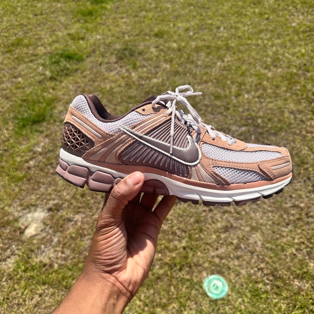 Nike Zoom Vomero 5 ‘Dusted Clay’ Brown Sail Sneaker
